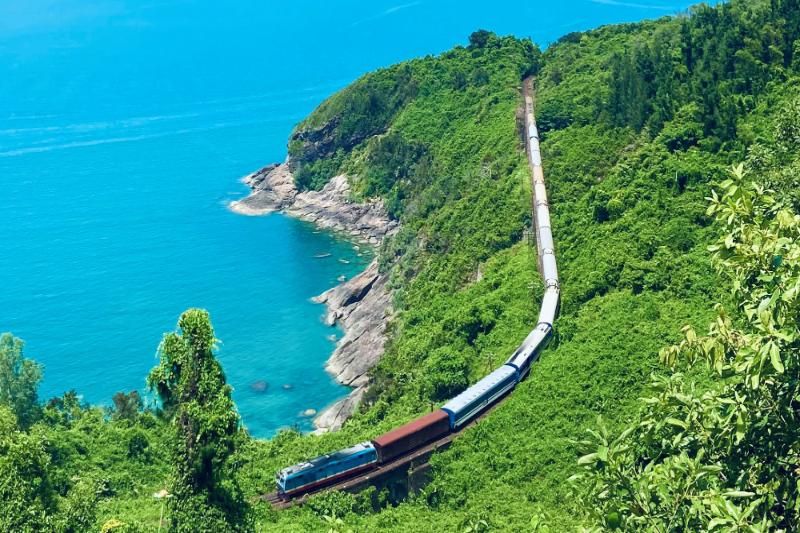 voyage au coeur du vietnam avec les plus belles routes - le col de hai van