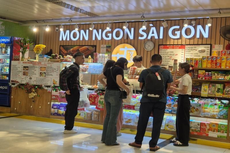 tienda de souvenirs en el aeropuerto (Fuente: Hieu Tuyen - Aucoeur Vietnam) (aeropuerto de Hanói)