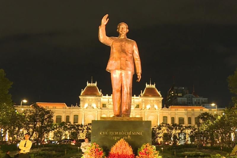 statue de l'uncle ho