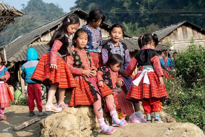 Tenue traditionelle des Hmong