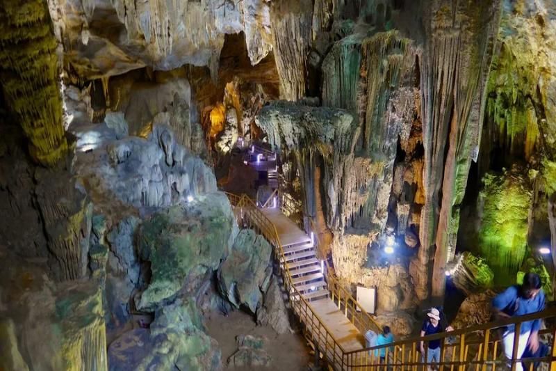 la grotte sèche à Ninh Binh