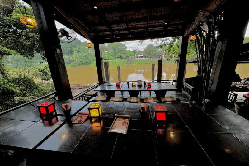 Dîner romantique au bord de la Nam Khan (sources: Dyen Sabai Restaurant and Bar)