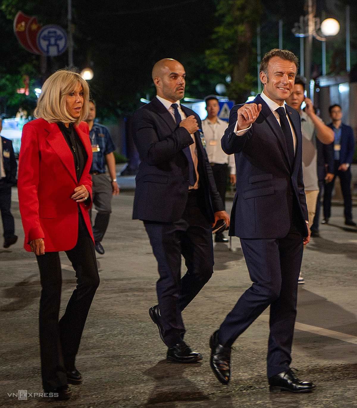 le président francais emmanuel macron visite hanoi