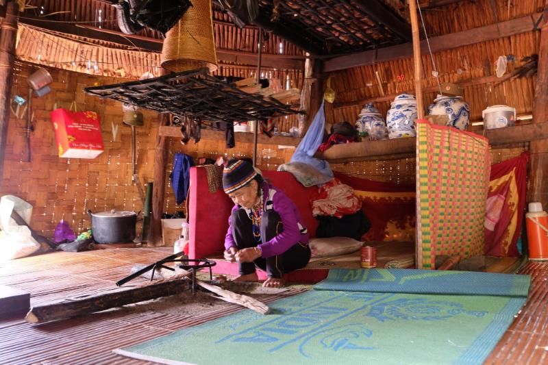 l'intérieur dans une maison rông (source : le journal de Nguoi lao dong)