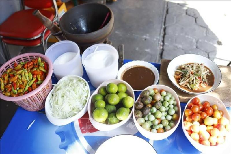 photo d'un des plats laotiens les plus connus tam mak houng - source phóng viên ttxvn tại lào                              (1)
