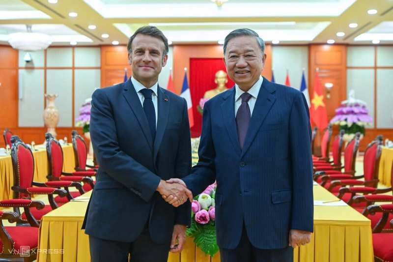 rencontre entre le président emmanuel macron et le secrétaire général tô lâm