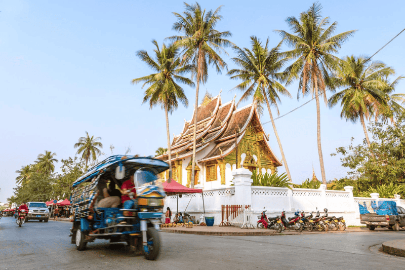 tuk-tuk à luang prabang (source - matteocolombo.com)