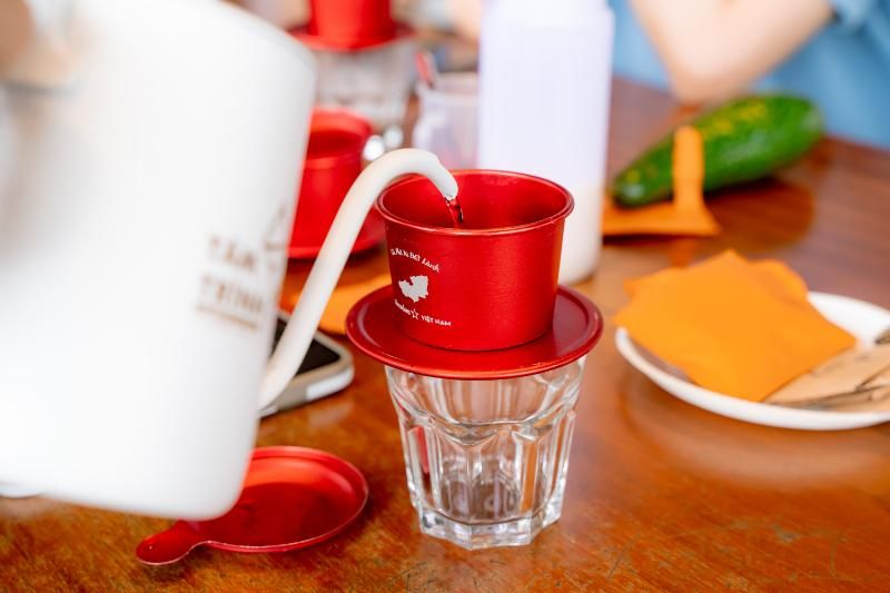 vivre d'experience de preparer le cafe phin