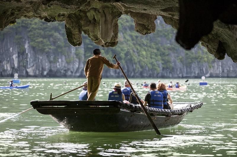 balade en bateau à la baie d'halong