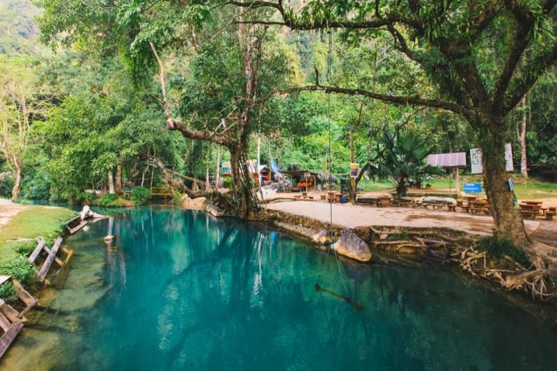 blue lagoon à van vieng