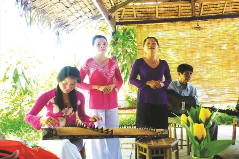 Spectacle de “Đờn ca tài tử” pour les visiteurs
