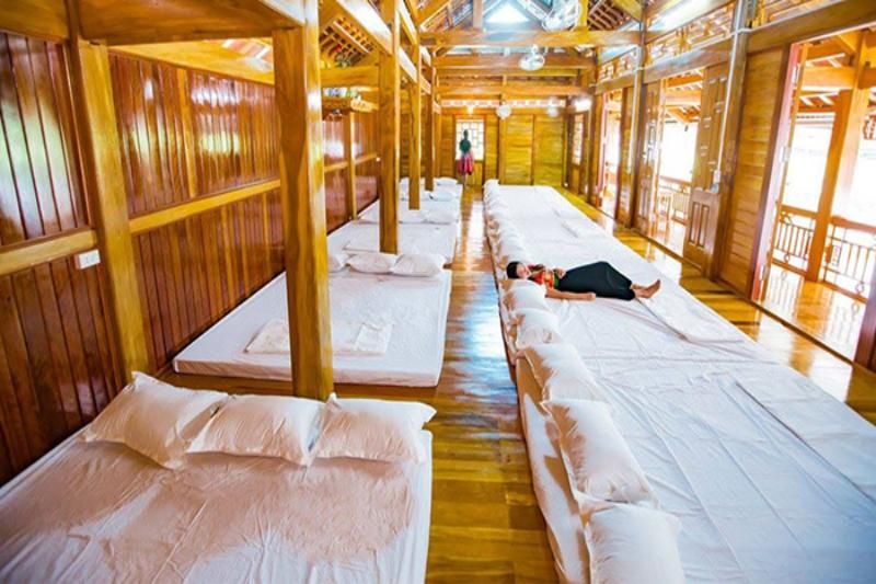 dormir dans un dortoir à Pan Hou village