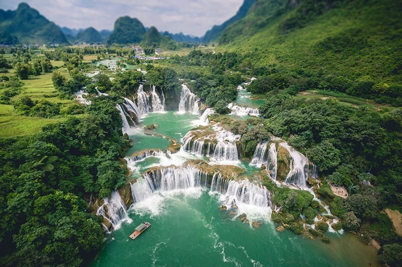 la cascade de Ban Gioc vue d’en haut. Source : dep.com.vn