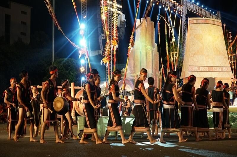 la fête des gongs. Source : bachhoaxanh.com