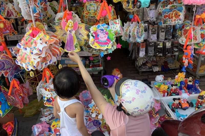 lanternes électriques aux motifs variés appréciées des enfants-baotintuc