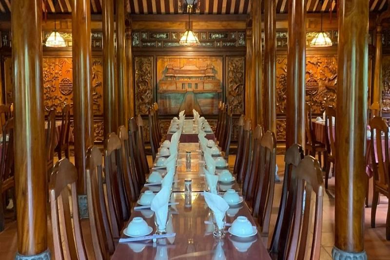 l'espace pour prendre le repas à không gian xua, restaurant hue (1)