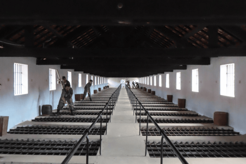 prison de phu hai, con dao (source-aucoeurvietnam)