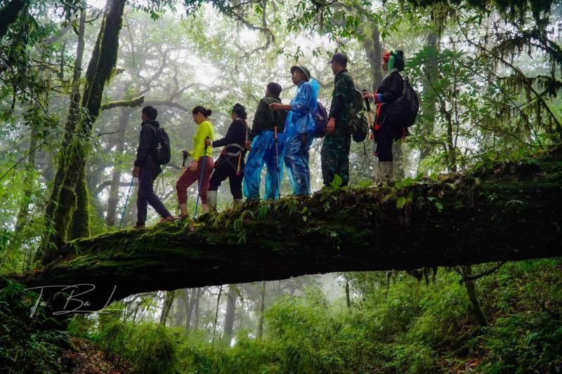 faire du trekking à Tay Con Linh (Ta Ba Lo)