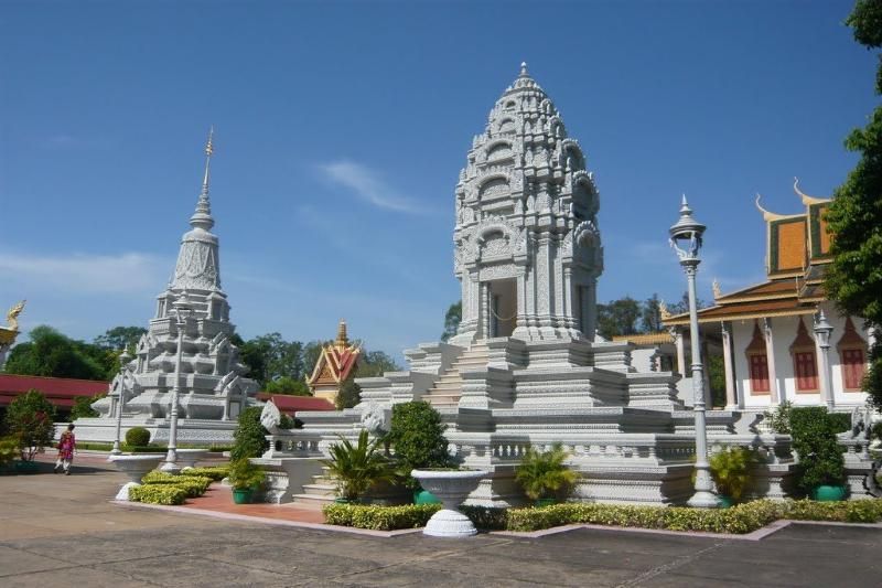 visiter le temple d'argent au cambodge (source : Ivenvoyage)