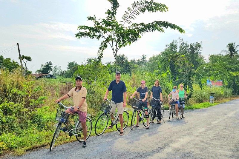 Balade à vélo autour du village - Journal Thanh Niên