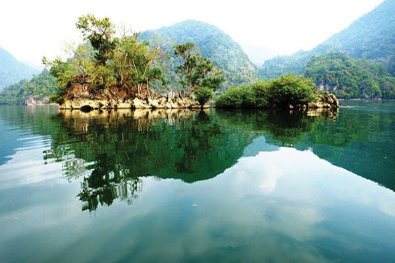 Le lac de Ba Be - scov