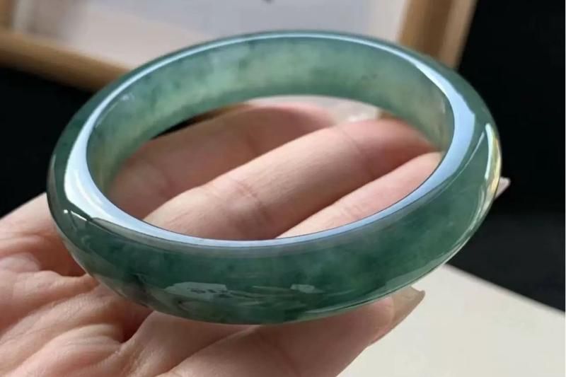 bracelet en jade vert