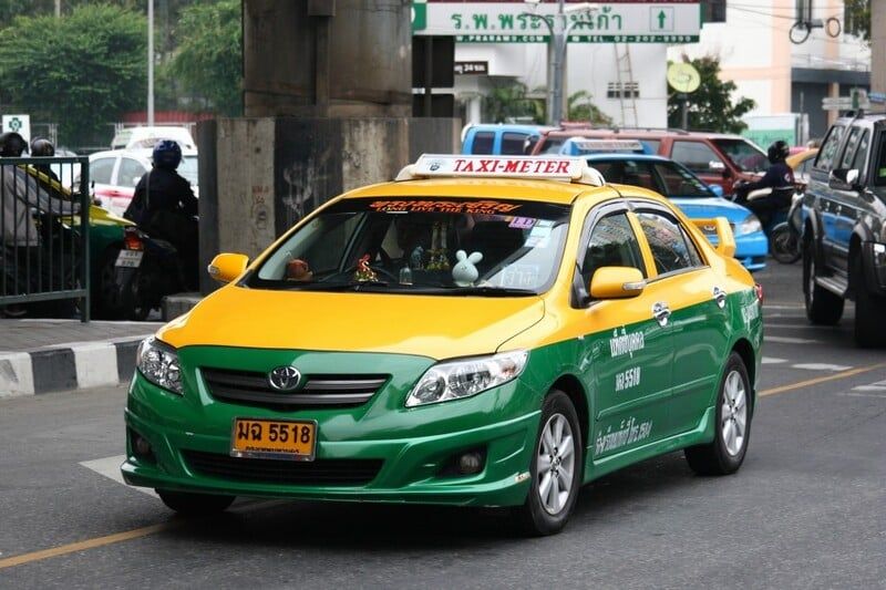 il faut prendre le taxi pour aller au phnom penh depuis ho chi minh