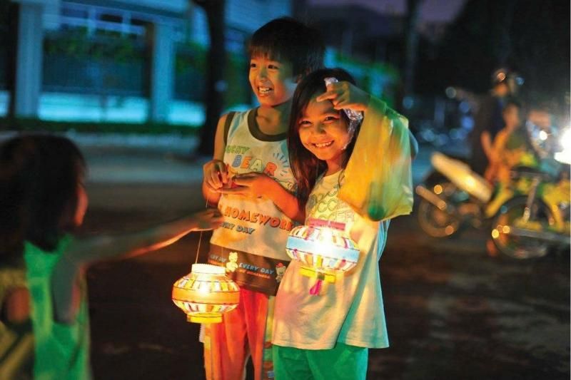 le sourire des enfants sous la nuit du tet trung thu