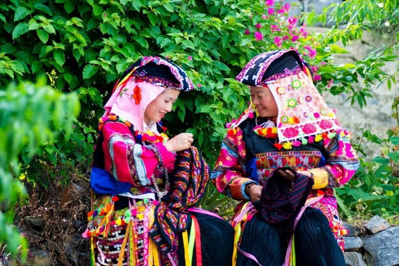 les peuples lo lo dans le village lo lo chai, dong van, ha giang