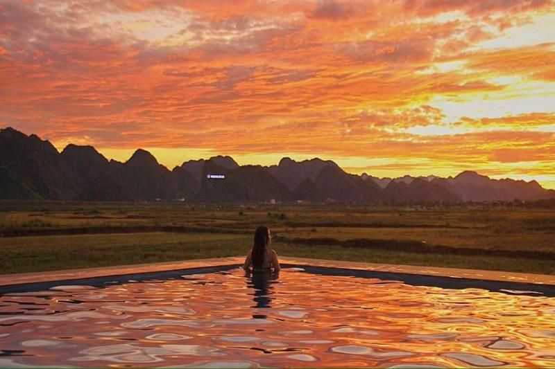 profiter le temps de coucher du soleil karst villas phong nha
