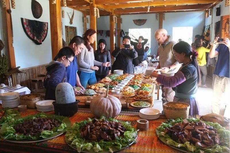préparer des plats chez Y Mua (source : Sung Y Mua)