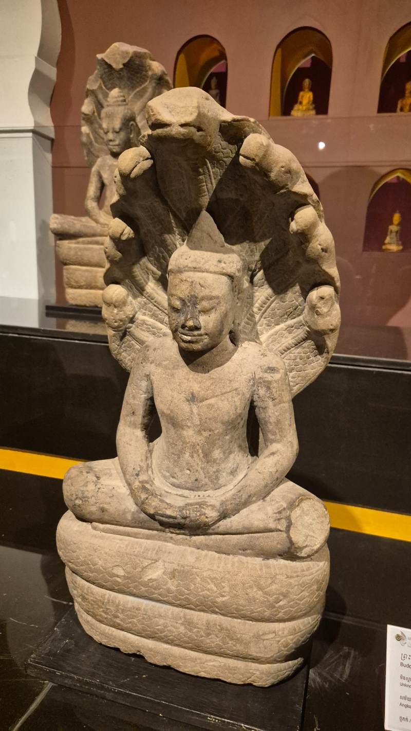 buddha et nagas