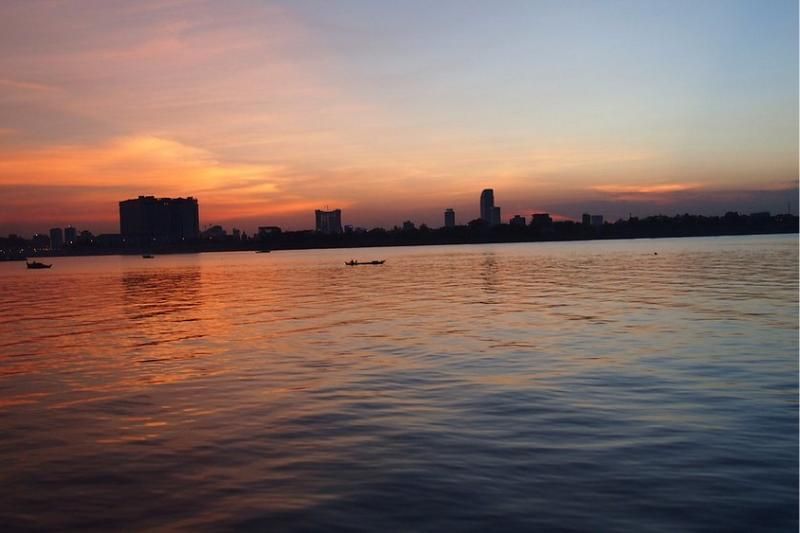 le coucher de soleil à sisowath quay (source jocosa)