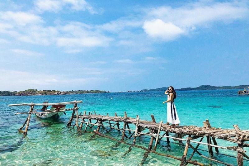 La isla de Mong Tay ofrece un lugar magnífico para tomar fotos, con paisajes paradisíacos y aguas cristalinas, una experiencia inolvidable para quienes se preguntan: ¿Qué hacer a Phu Quoc?