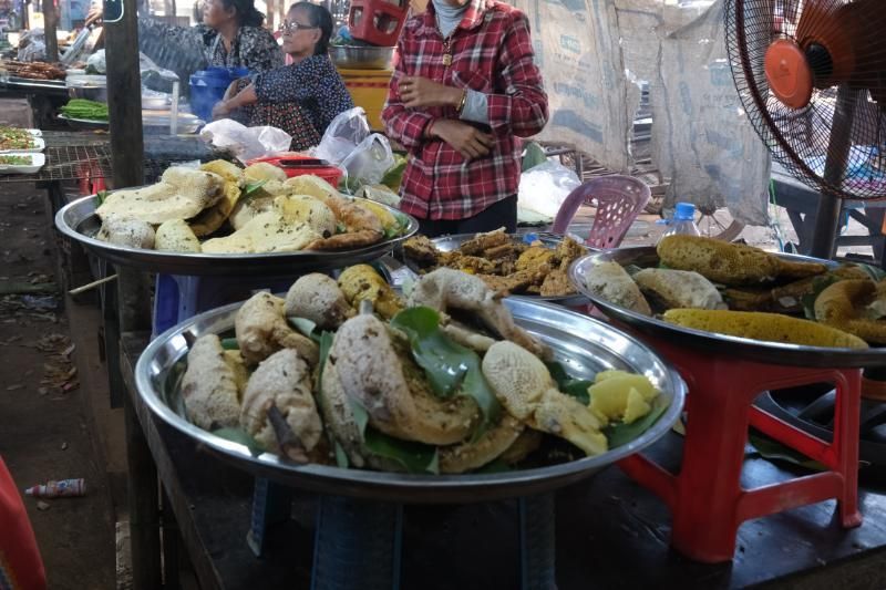 mercado local cerca de oudong
