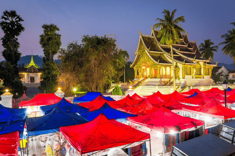 mercado nocturno en Luang Prabang, Laos