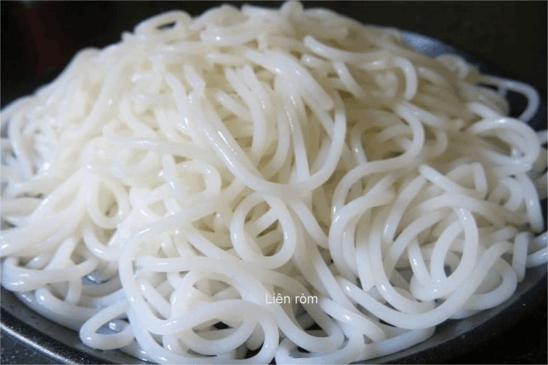 nouilles fraîches épaisses