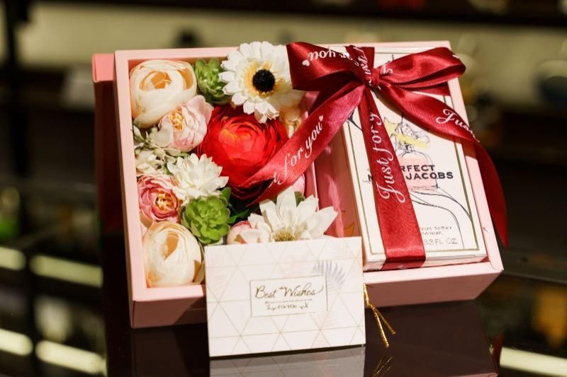 perfumes fuente nuoc hoa 95 para responder a ¿Qué regalar a una mujer vietnamita?