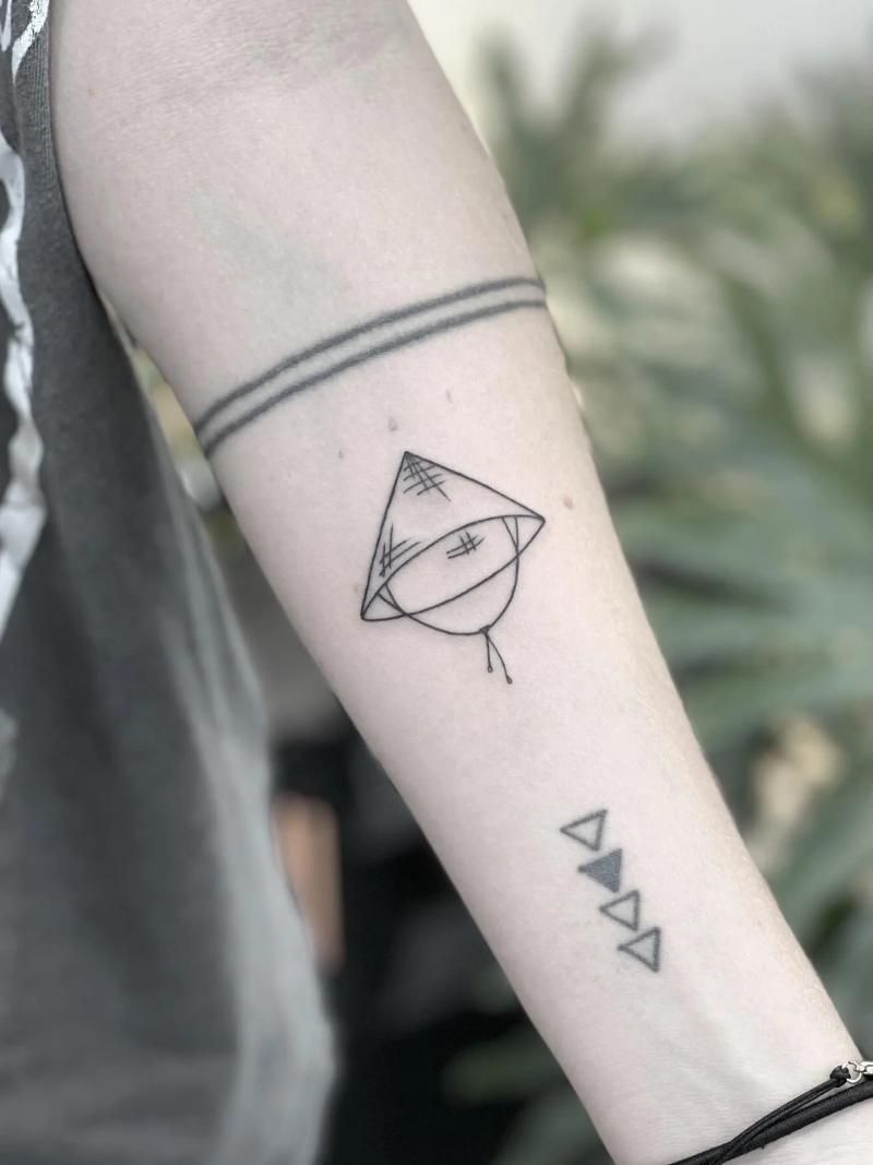 sombrero cónico vietnamita uno de los tatuajes Vietnam