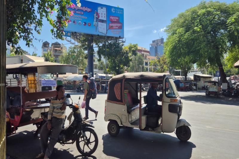 tuktuk en la antigua capital de camboya