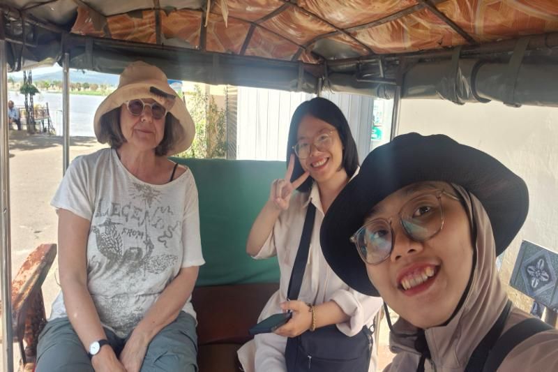 Nous avons pris un tuk-tuk pour nous rendre au village de Kampong Chhnang.