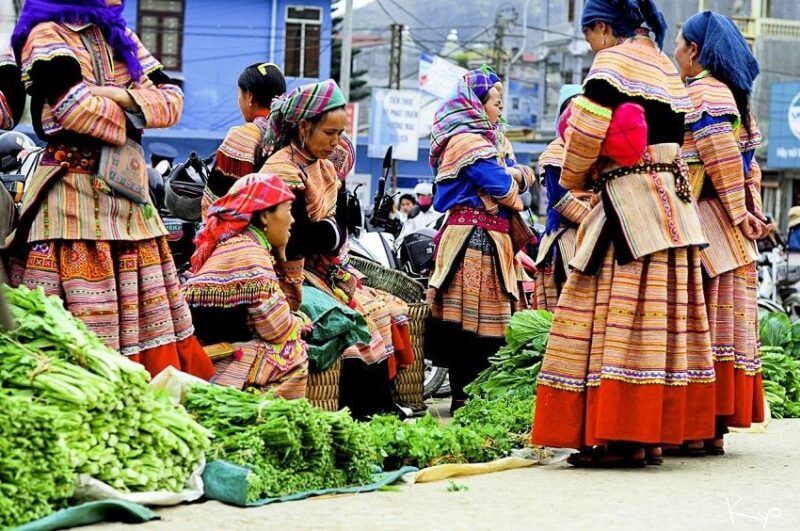 el ambiente del mercado al acercarse el año nuevo hmong (fuente revista electrónica medio ambiente y vida)