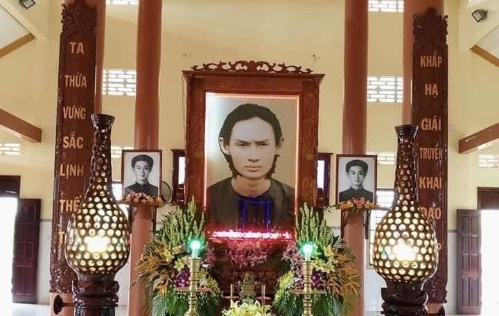 l'autel des buddihste hoa hao - une réligion au vietnam