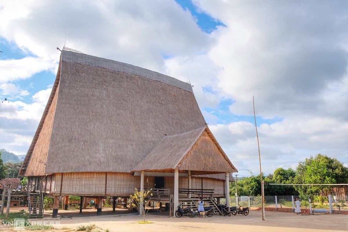 la casa rong en kon sol la la casa más grande de las tierras altas centrales (fuente vnexpress.net)
