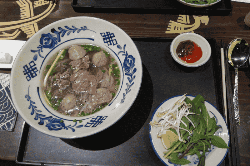 plato de pho (fuente de imagen minh man) (1)