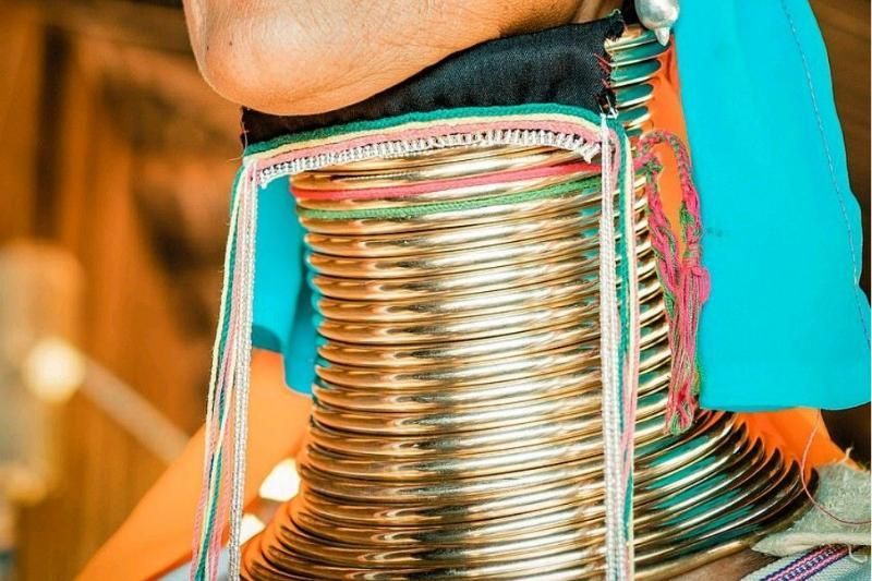 una tela dentro de los collares (fuente pinterest)