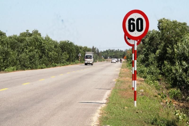 La velocidad máxima permitida para conducir una motocicleta en Vietnam es de 60 km/h (periódico Thanh Nien)