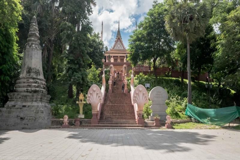 wat phnom un templo emblemático de camboya (fuente ivenvoyage)