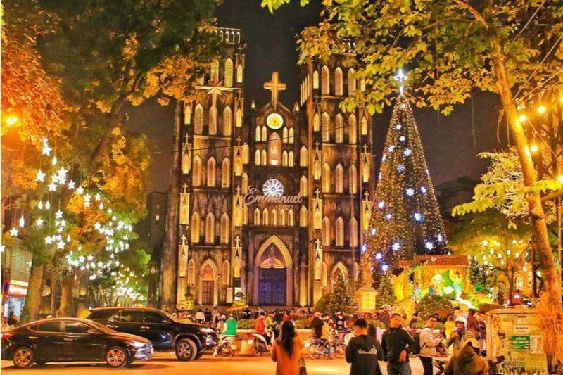 la catedral de hanói durante las celebraciones navideñas (fuente internet)