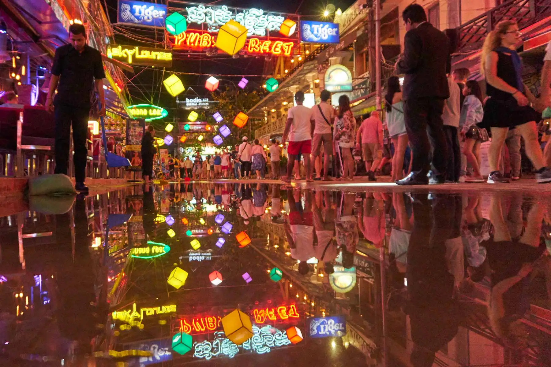 pub-street-siem-reap-7jpg